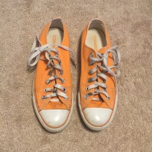 Orange low top converse